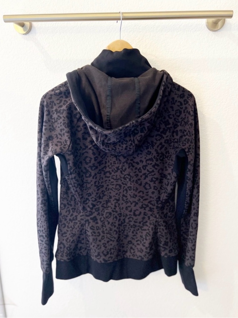 Athleta Brown & Black Triumph
Printed Hoodie Size S - Picture 8 of 8